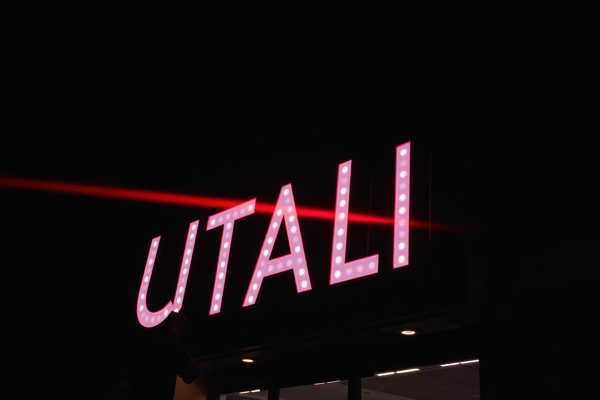 Modern aydınlatmalı tabela